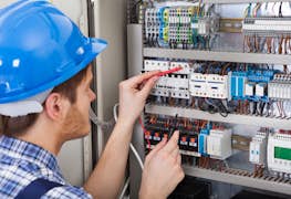 Should I Study Electrical Engineering in the U.S.? Studies and Careers in 2023