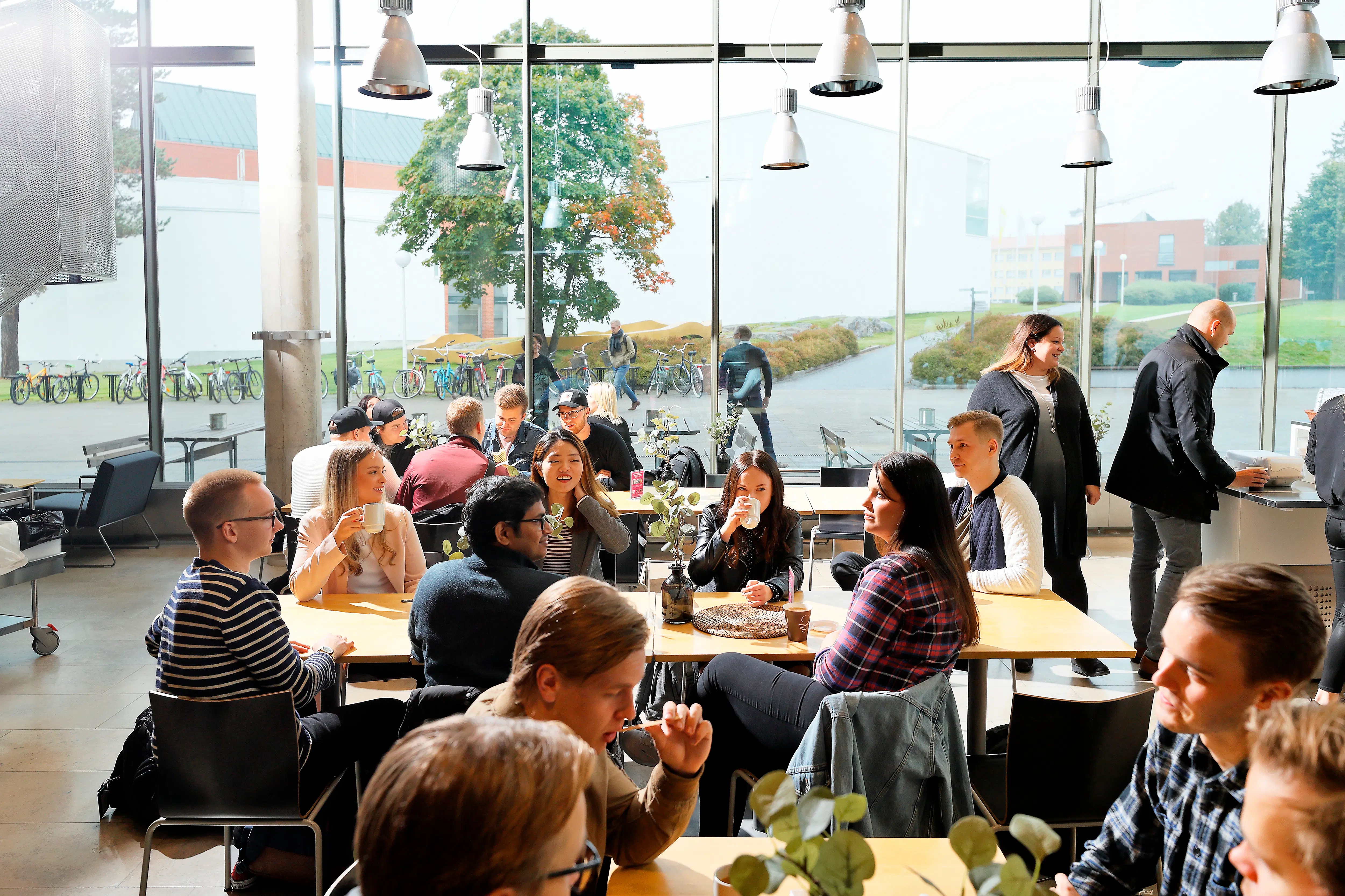 There are many choices for lunch on campus