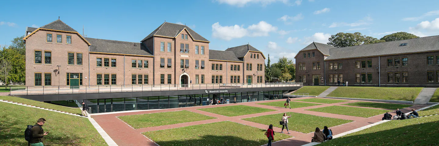Maastricht  School of Management