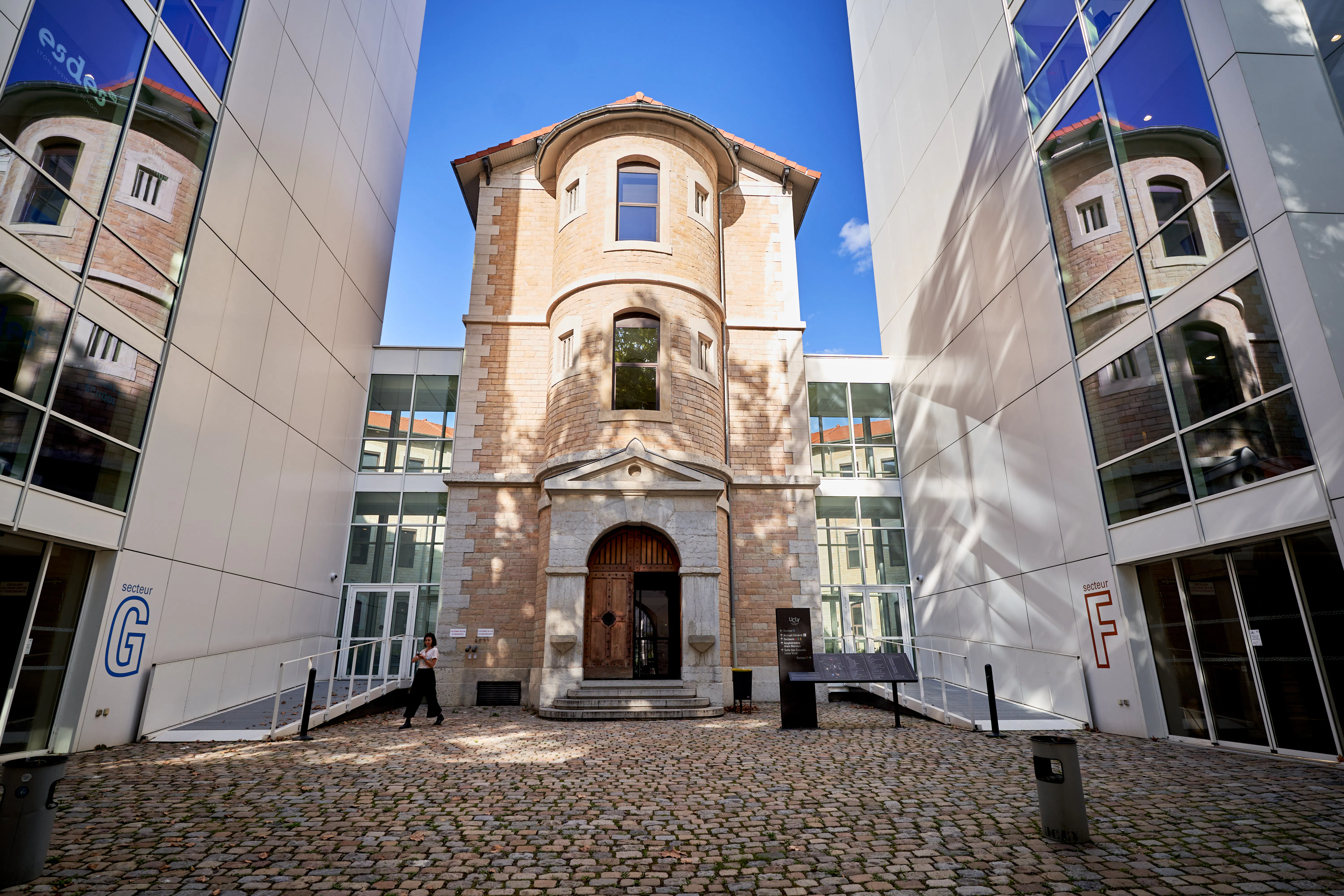 ESDES Business School