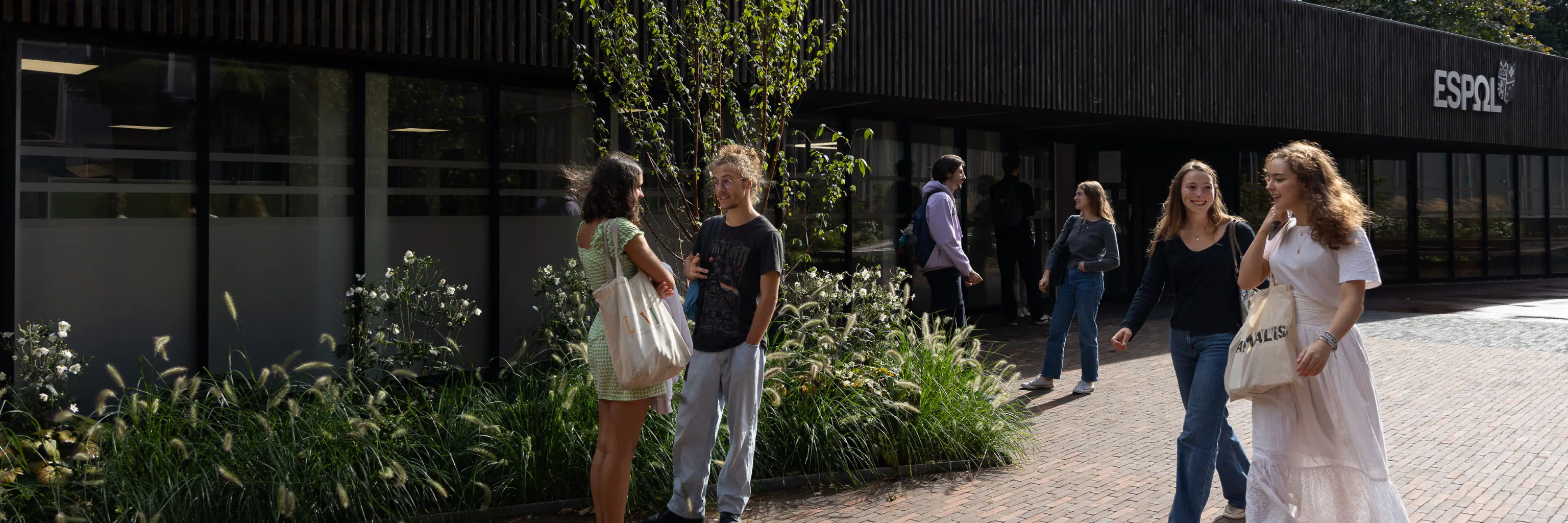 European School of Political and Social Sciences (ESPOL)