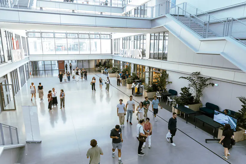 Students at emlyon business school