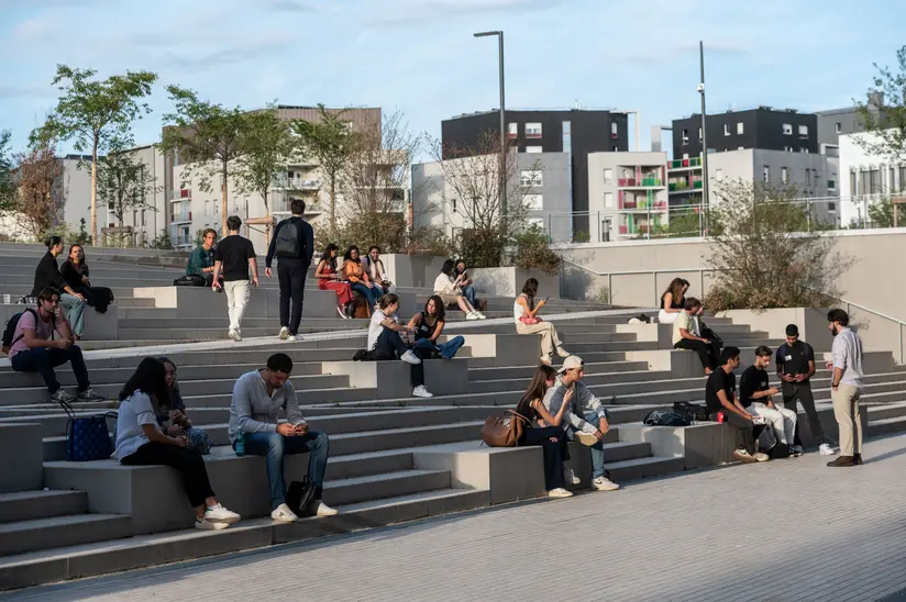 emlyon business school outdoor spaces