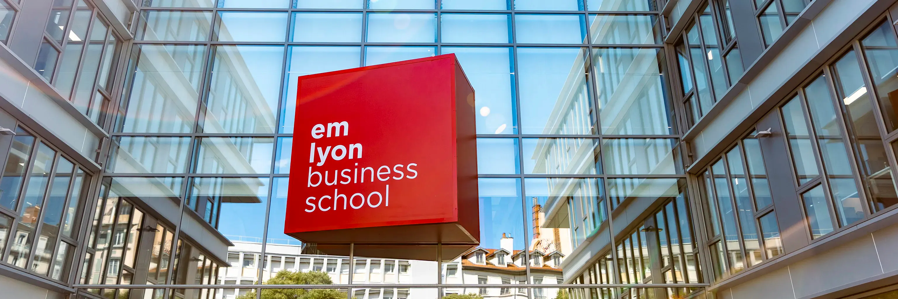 emlyon business school